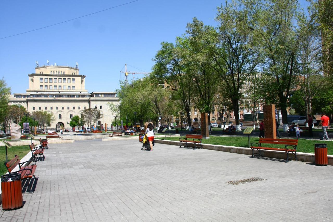 Vernisaj Apt At Republic Square & Ruben Tours Erivan Dış mekan fotoğraf